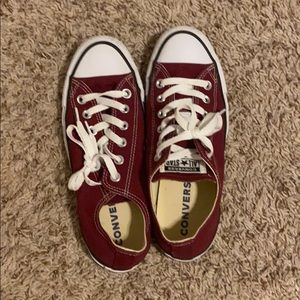 NEVER WORN converse lace shoes